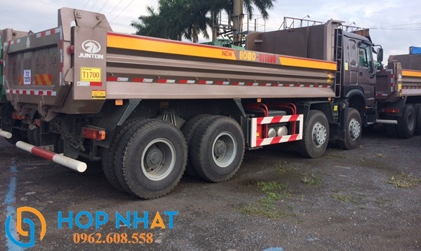 Xe ben howo 4 chân thùng đúc