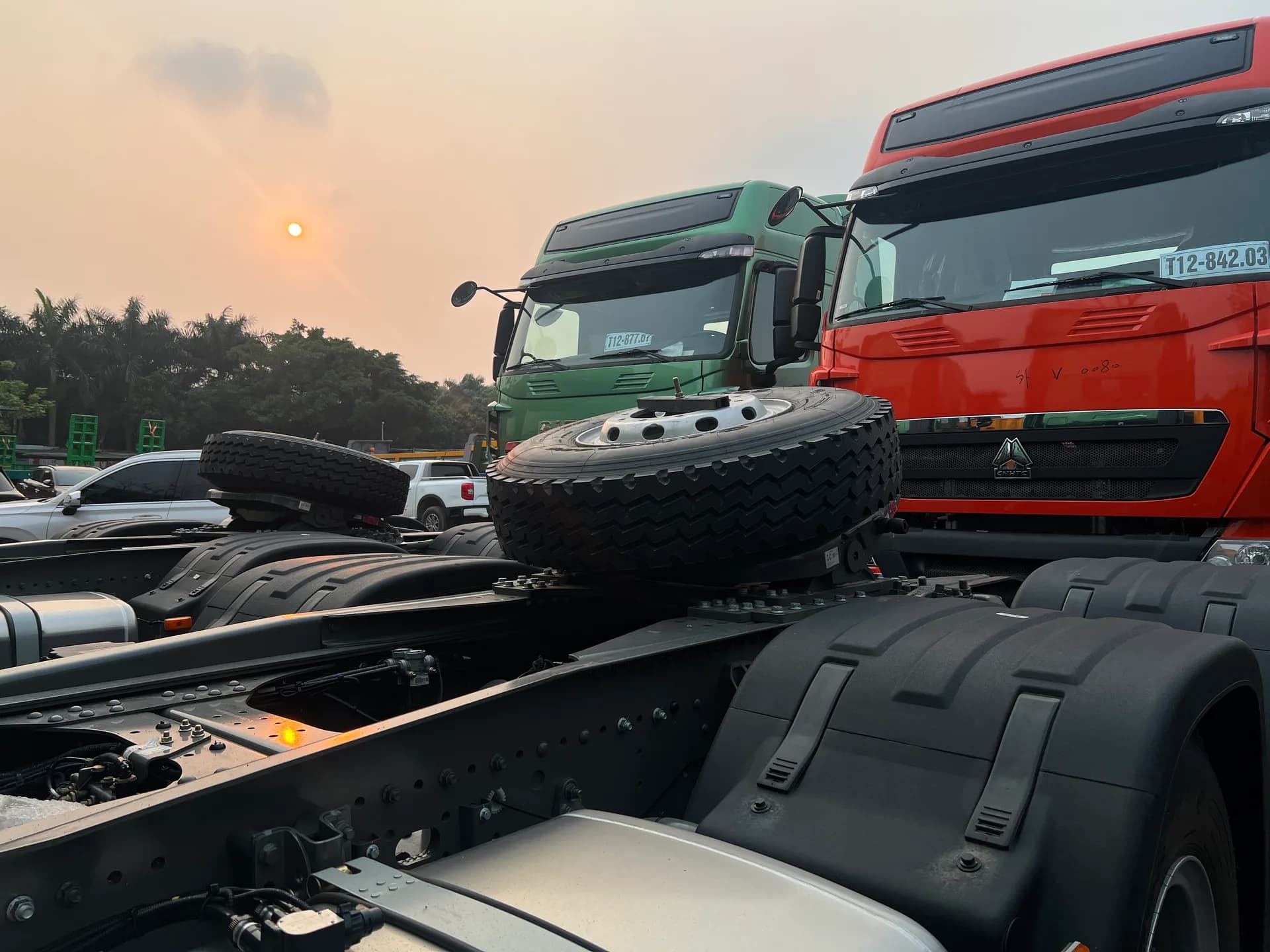 Hướng dẫn chọn sơ mi rơ moóc phù hợp cho doanh nghiệp vận tải