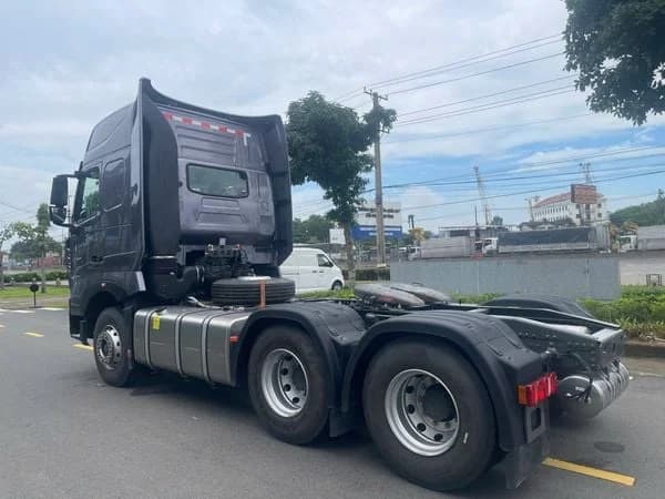 Đầu kéo Đông Dương T7H 6x4 440HP (Cầu láp) 3