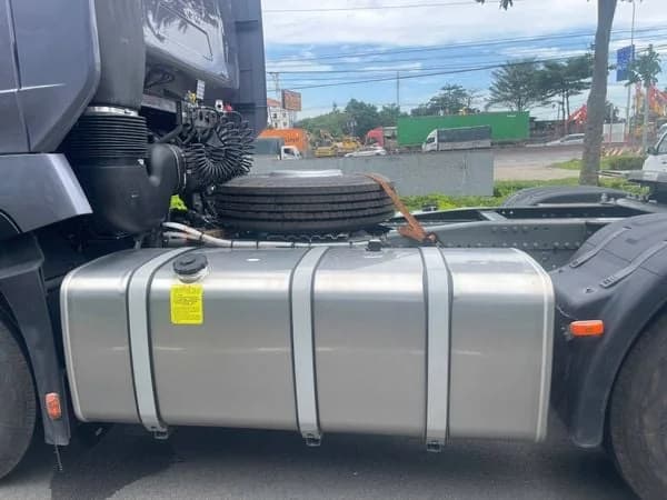 Đầu kéo Đông Dương T7H 6x4 440HP (Cầu láp) 5