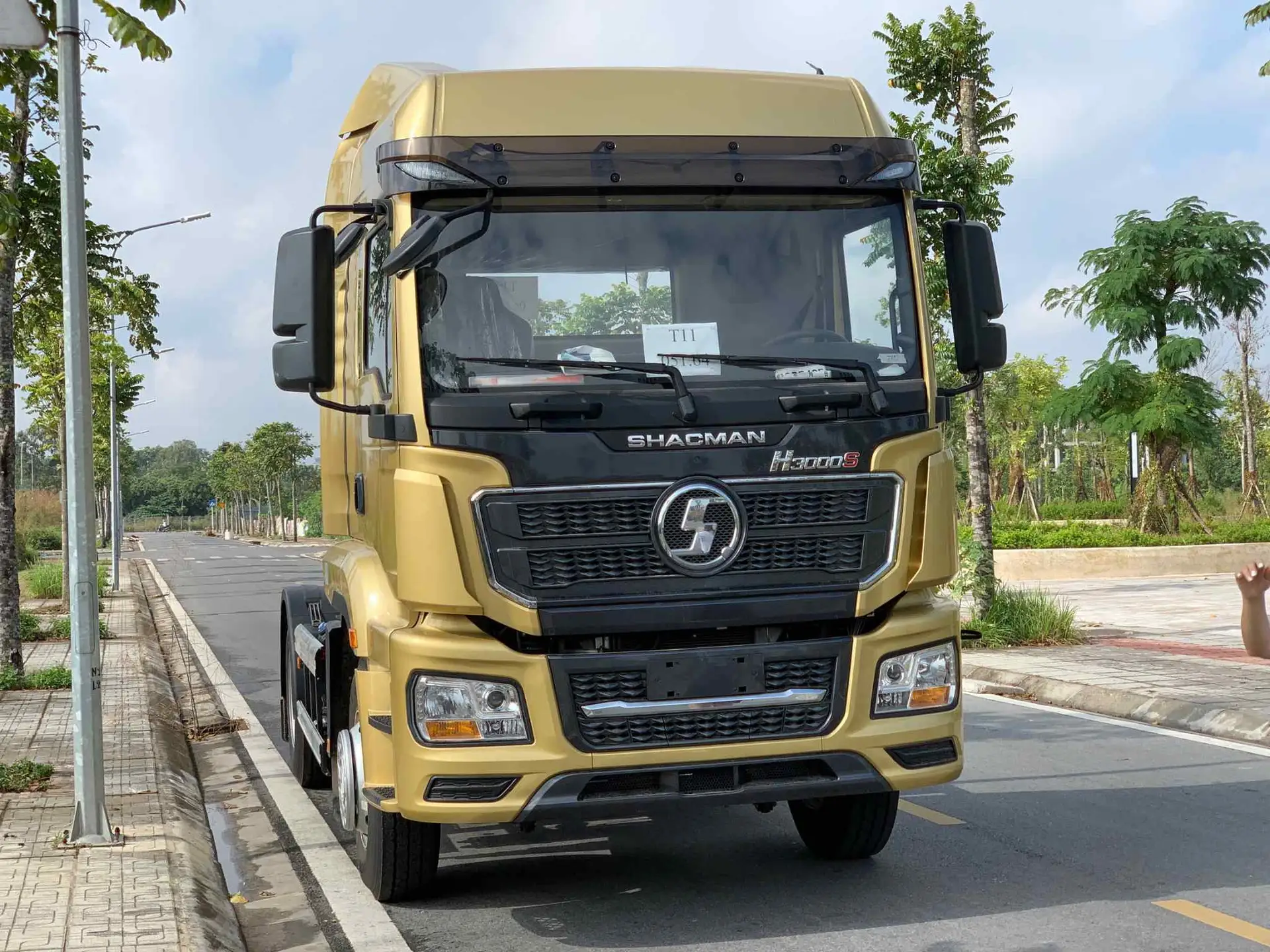 Đầu kéo Shacman H3000S 6x4 460HP 3