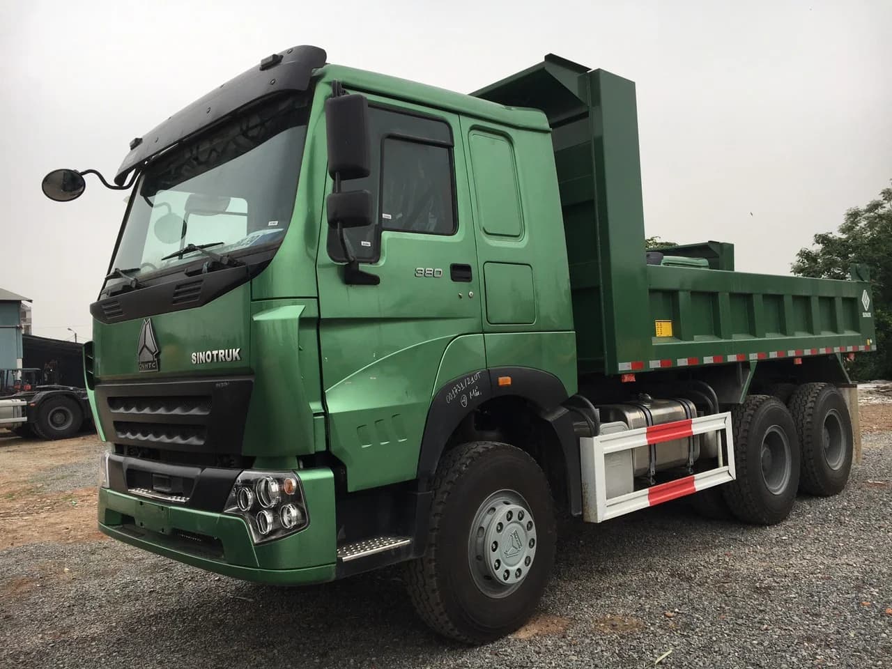 Xe ben Đông Dương 6x4 380HP (Thùng Vuông) 1