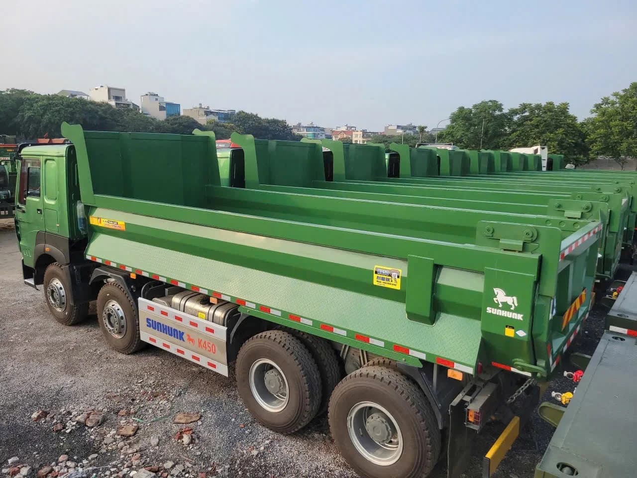 Xe ben Đông Dương 8x4 380HP (Thùng U) 10
