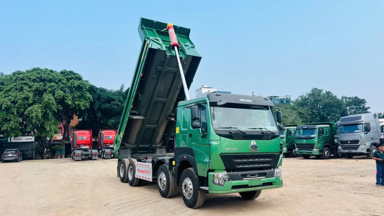 Xe ben Đông Dương 8x4 380HP (Thùng U) 3