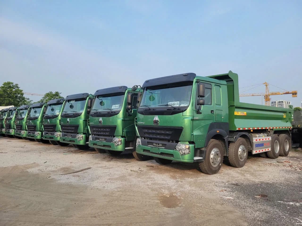 Xe ben Đông Dương 8x4 380HP (Thùng U) 9