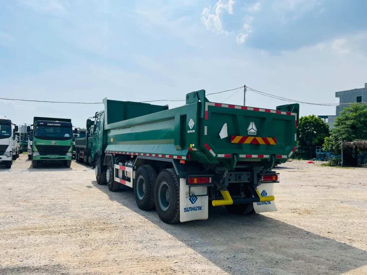 Xe ben Đông Dương 8x4 380HP (Thùng Vuông) 2