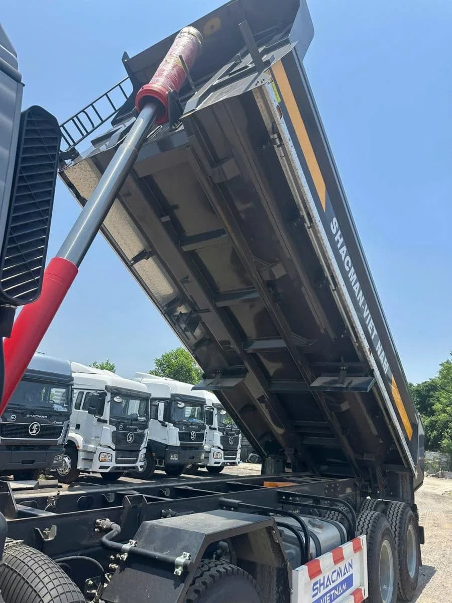 Xe ben Shacman H3000S 8x4 400HP 7