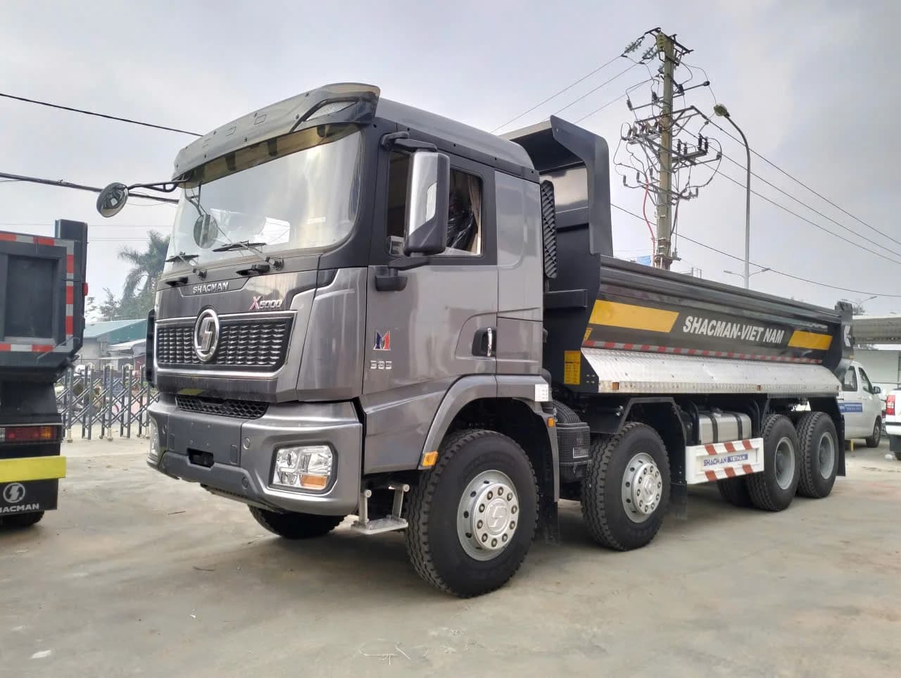 Xe ben Shacman X5000 8x4 400HP 2