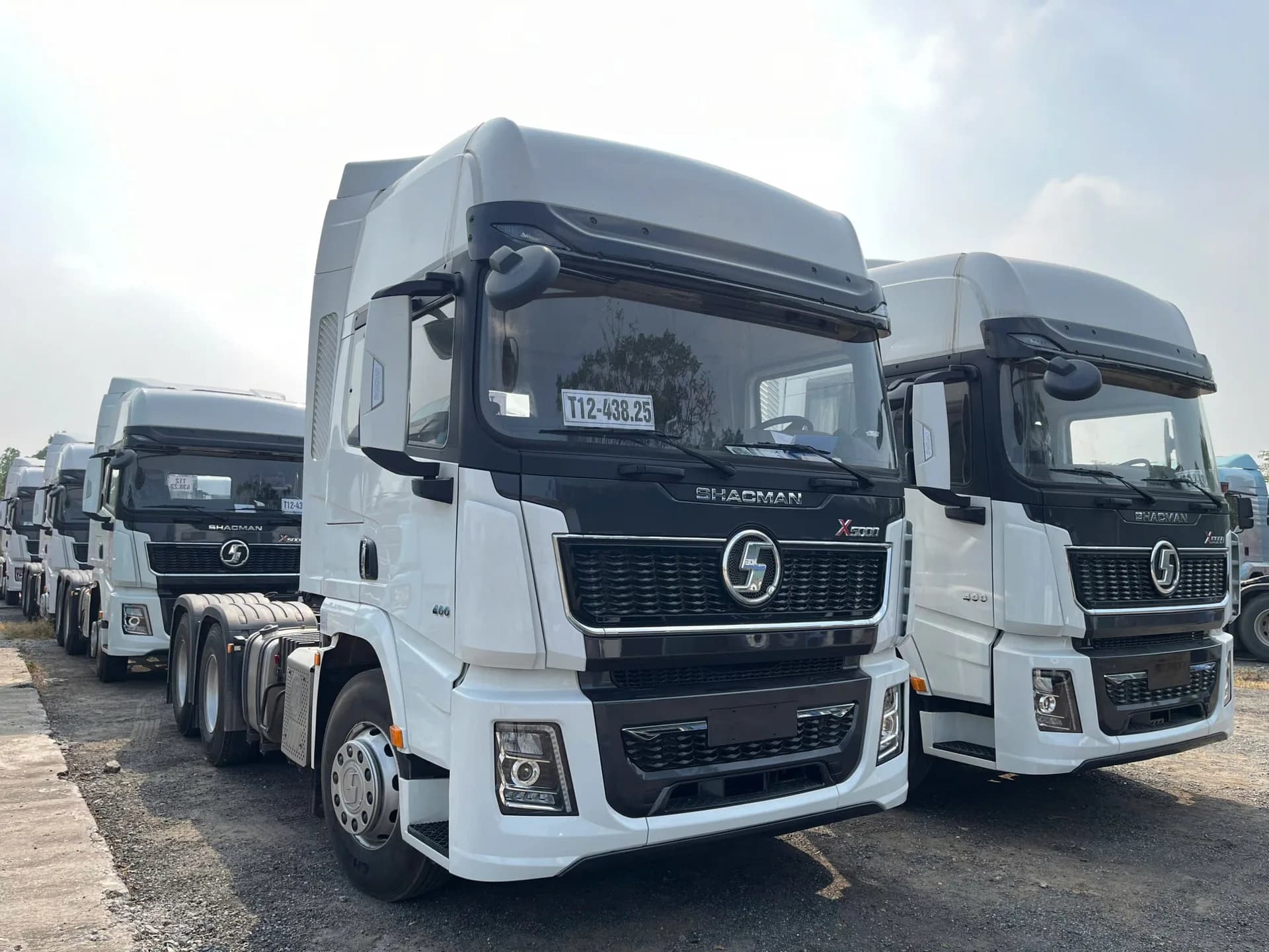 Đầu kéo Shacman X5000 6x4 400HP 3
