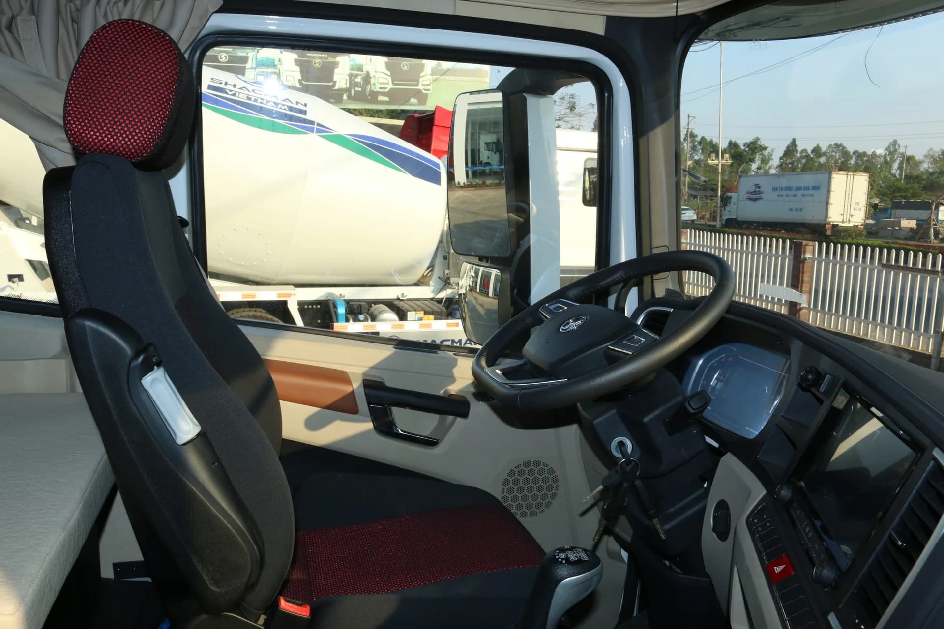 Đầu kéo Shacman X5000 6x4 400HP 10