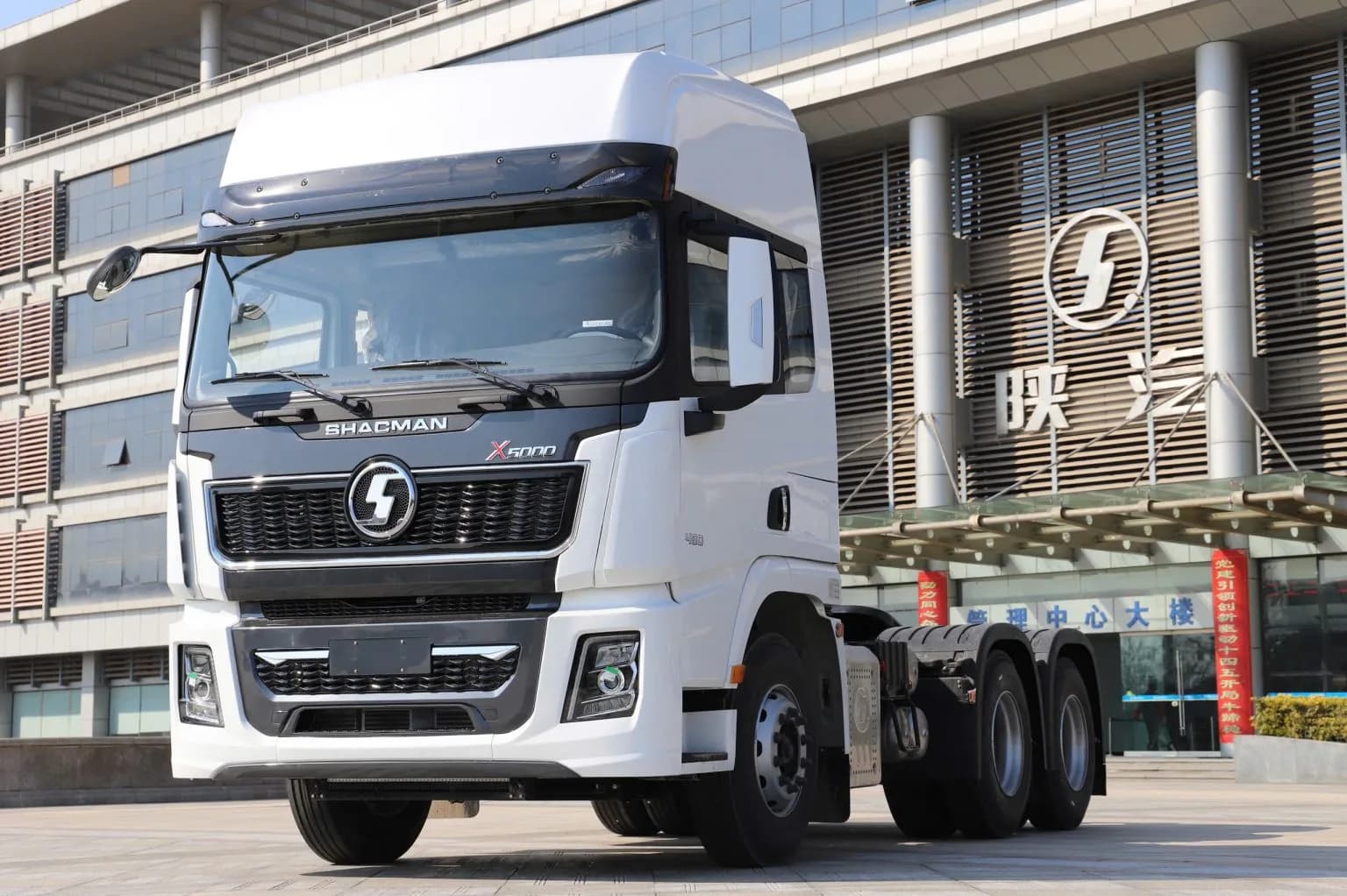 Đầu kéo Shacman X5000 6x4 400HP 1