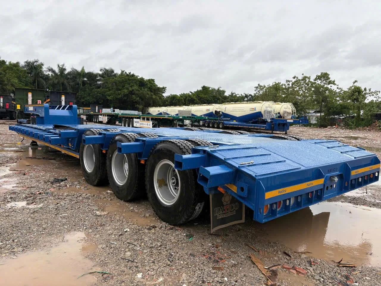 Foọc 4 trục chở máy 14.8m 1