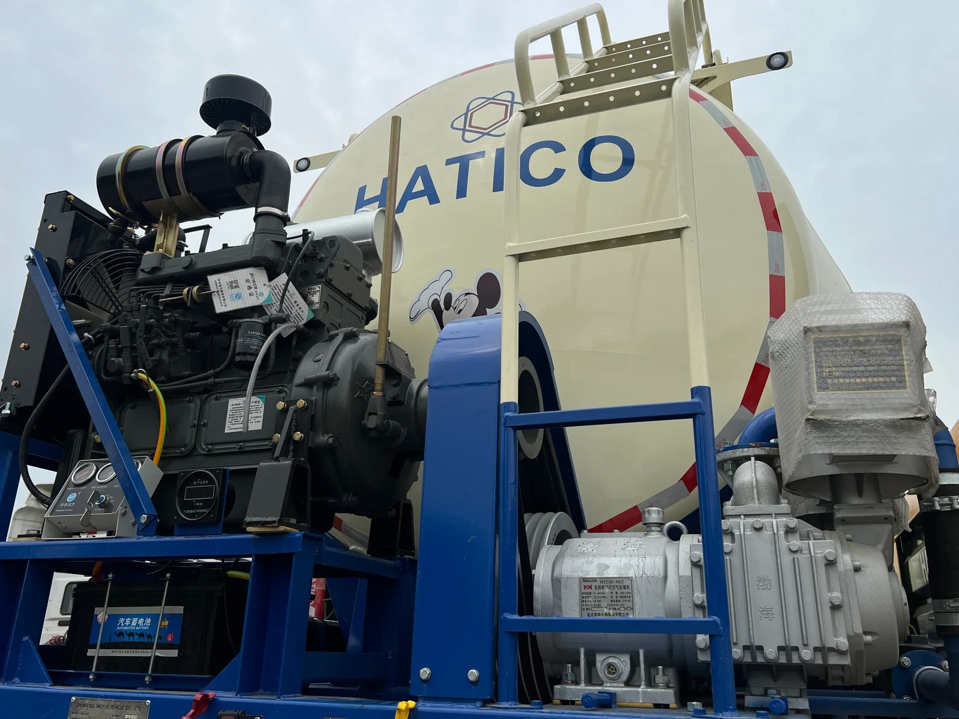 Téc chở bụi thép từ lò luyện thép 5