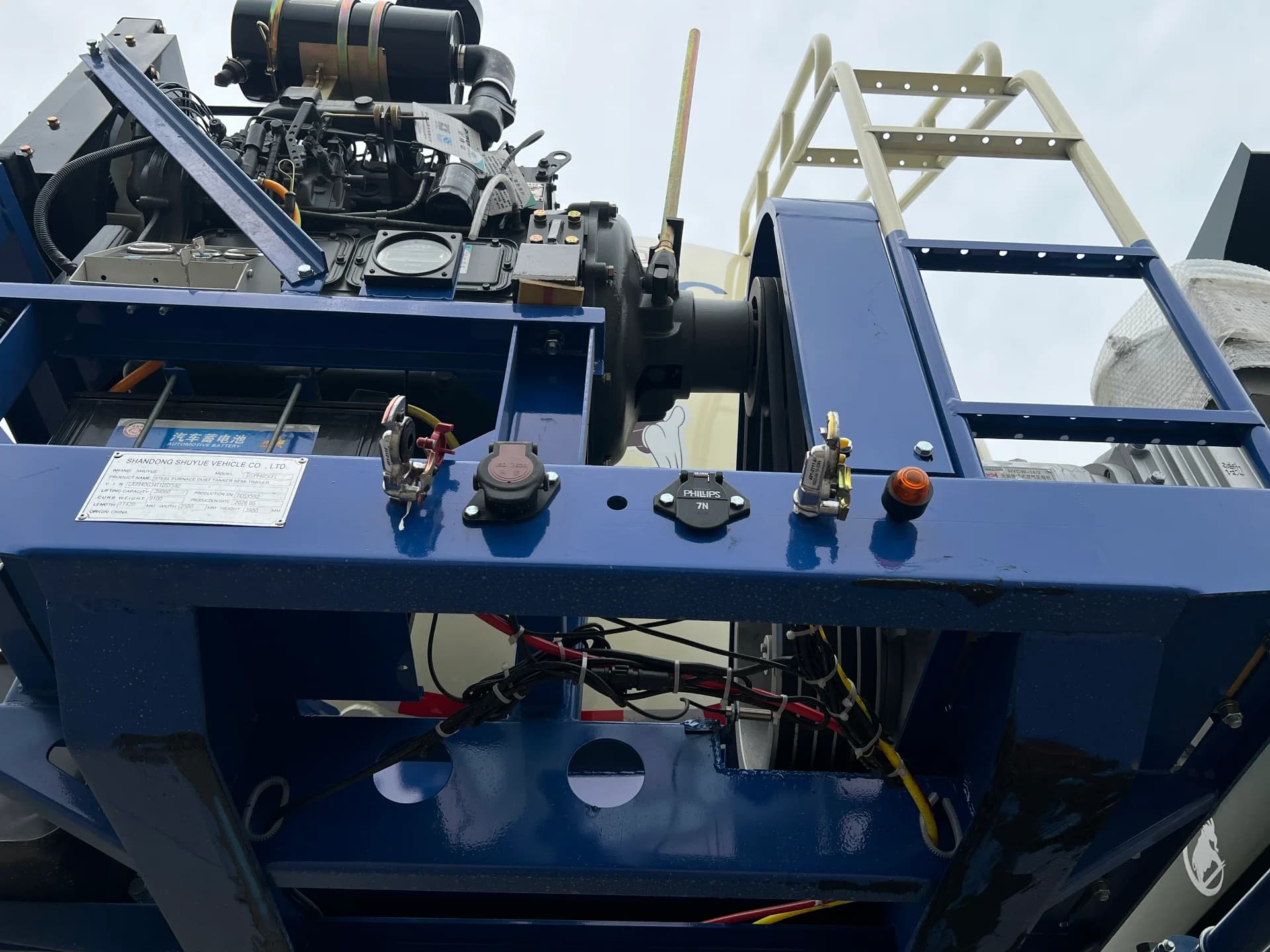 Téc chở bụi thép từ lò luyện thép 6