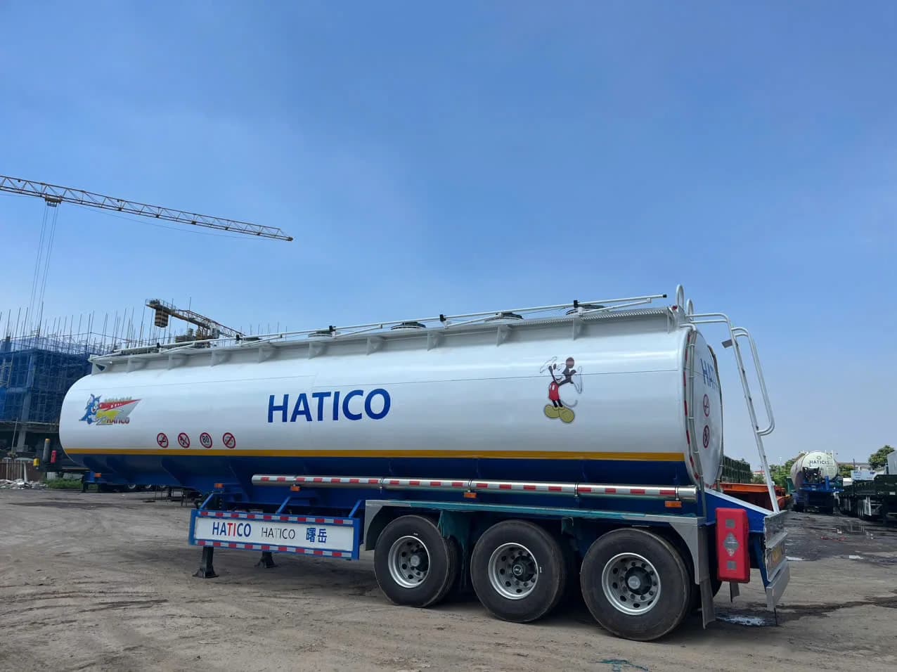 Téc chở xăng 6