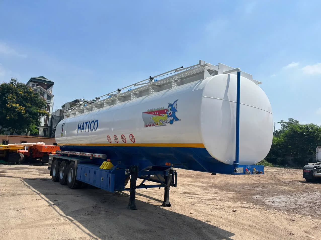 Téc chở xăng 3